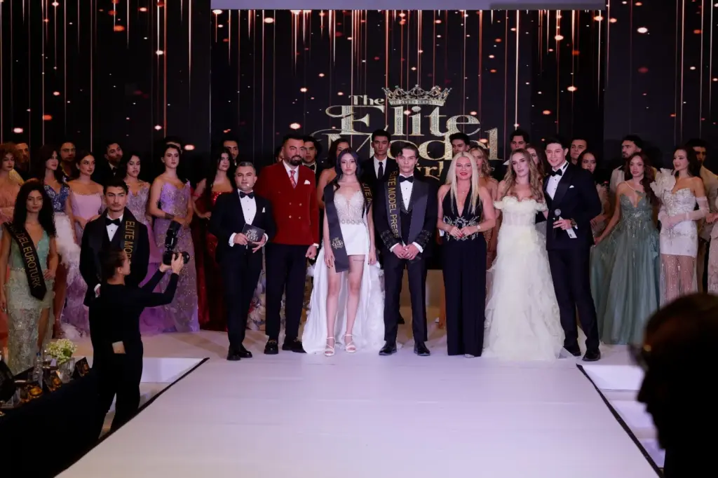 Elite Model Türkiye yarışmasında 50 finalist podyuma çıktı